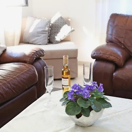 In With Seaview, Balcony, Air Condition, Wifi