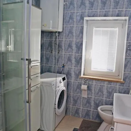 In With Seaview, Balcony, Air Condition, Wifi *