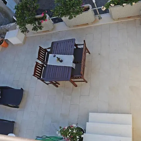 In With Seaview, Balcony, Air Condition, Wifi Апартаменты Корчула