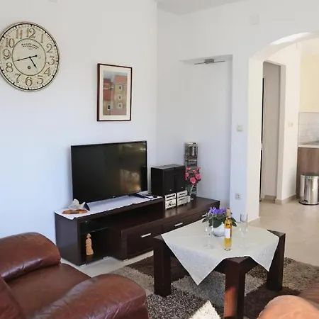 In With Seaview, Balcony, Air Condition, Wifi * Корчула