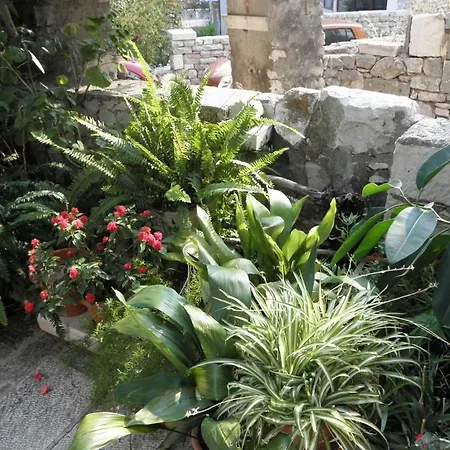 In With Seaview, Balcony, Air Condition, Wifi Апартаменты *