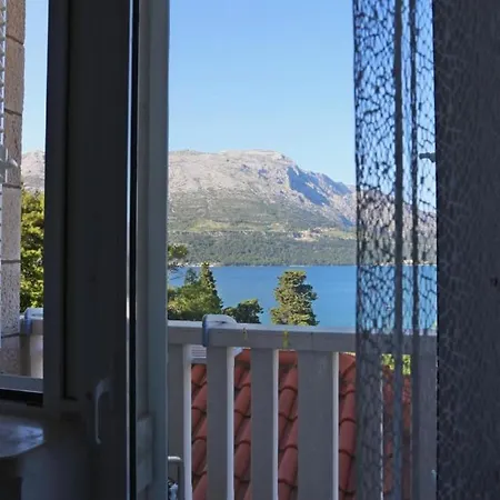 Lägenhet In With Seaview, Balcony, Air Condition, Wifi Korčula